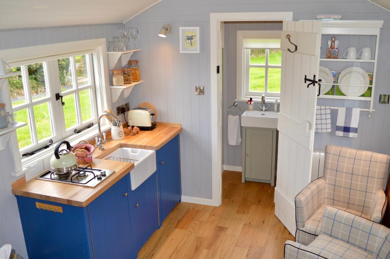 Villa Sheelin Huts Blue, Hot-Tub Available From 1St April Until 1St November Cavan Exterior foto
