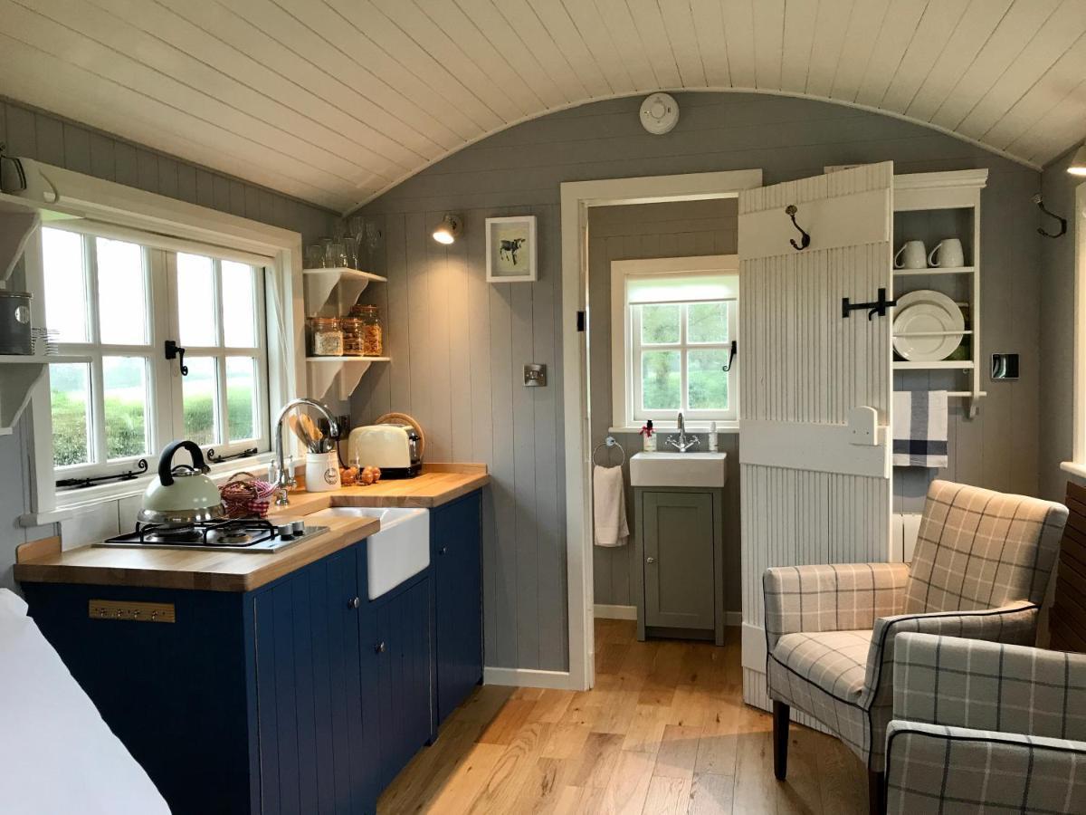 Villa Sheelin Huts Blue, Hot-Tub Available From 1St April Until 1St November Cavan Exterior foto