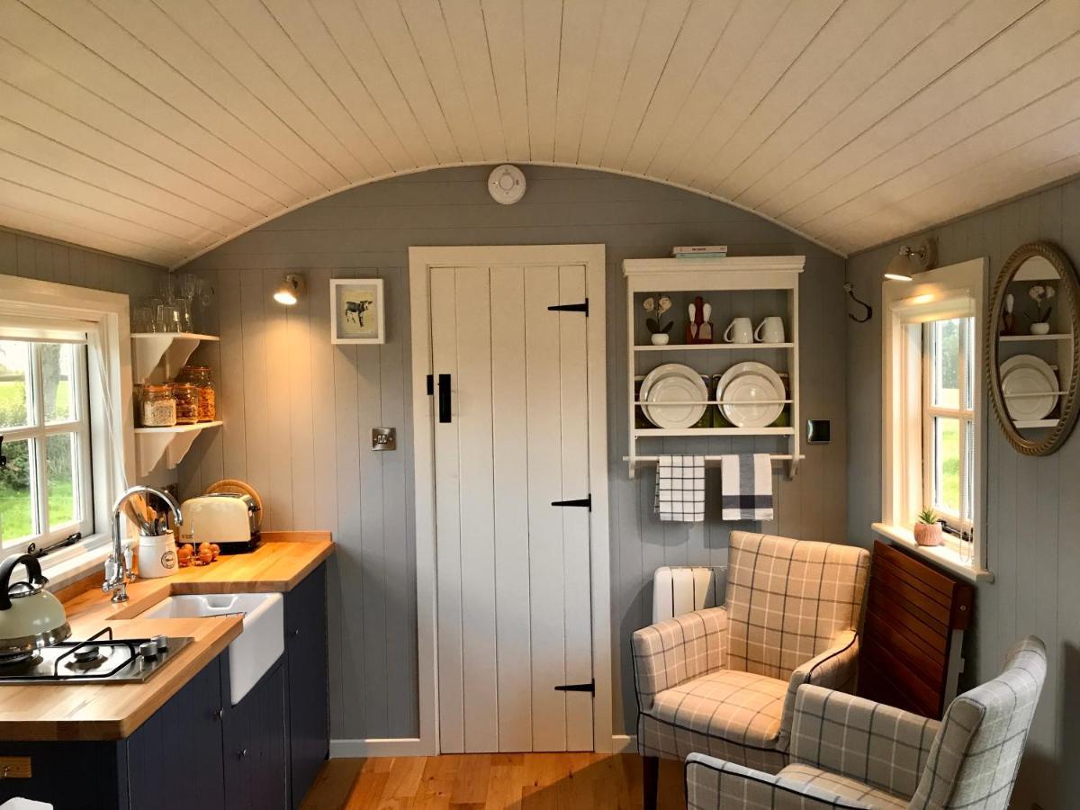 Villa Sheelin Huts Blue, Hot-Tub Available From 1St April Until 1St November Cavan Exterior foto