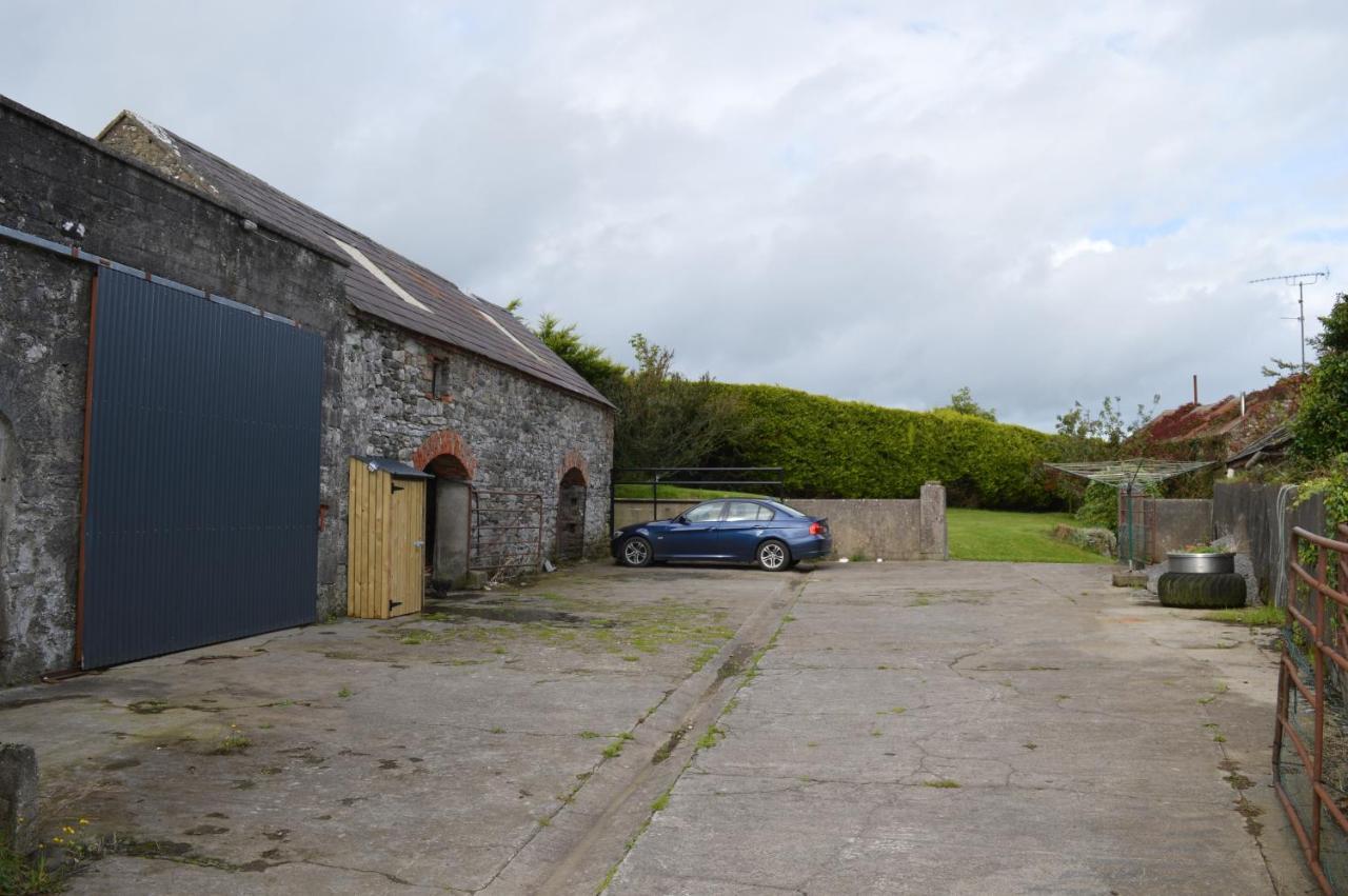 Villa Sheelin Huts Blue, Hot-Tub Available From 1St April Until 1St November Cavan Exterior foto